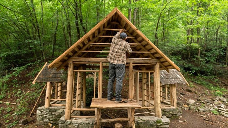65 Days of Building a Bushcraft Survival House Without a Nail